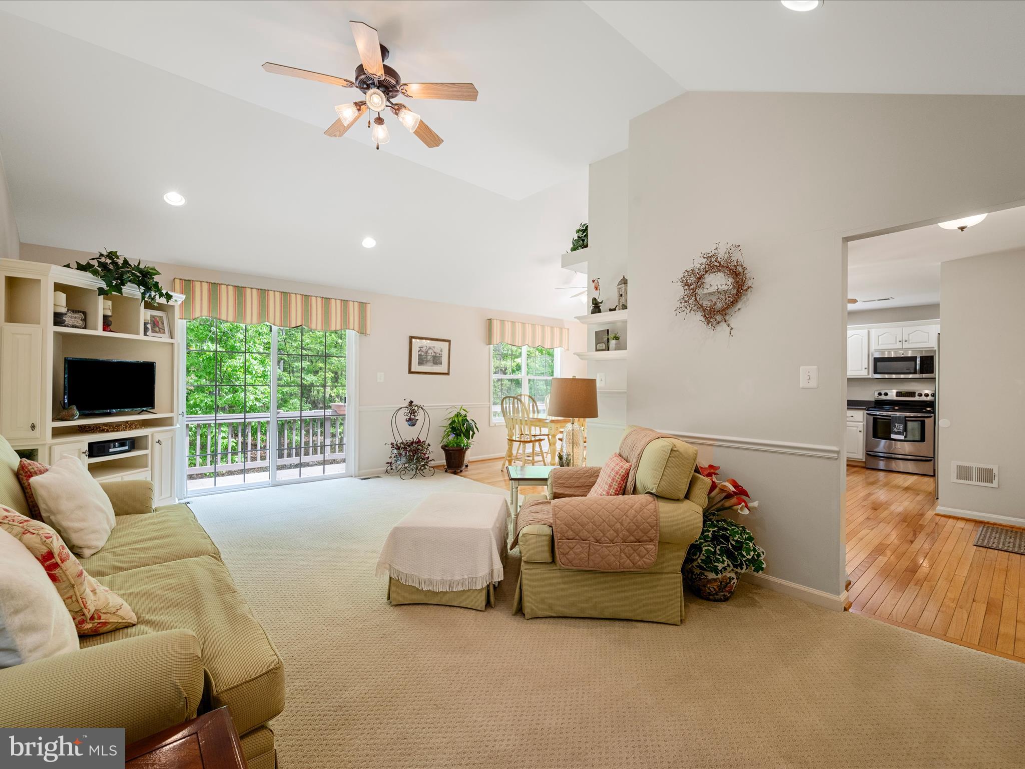 LAKE HOLIDAY ESTATES - Residential