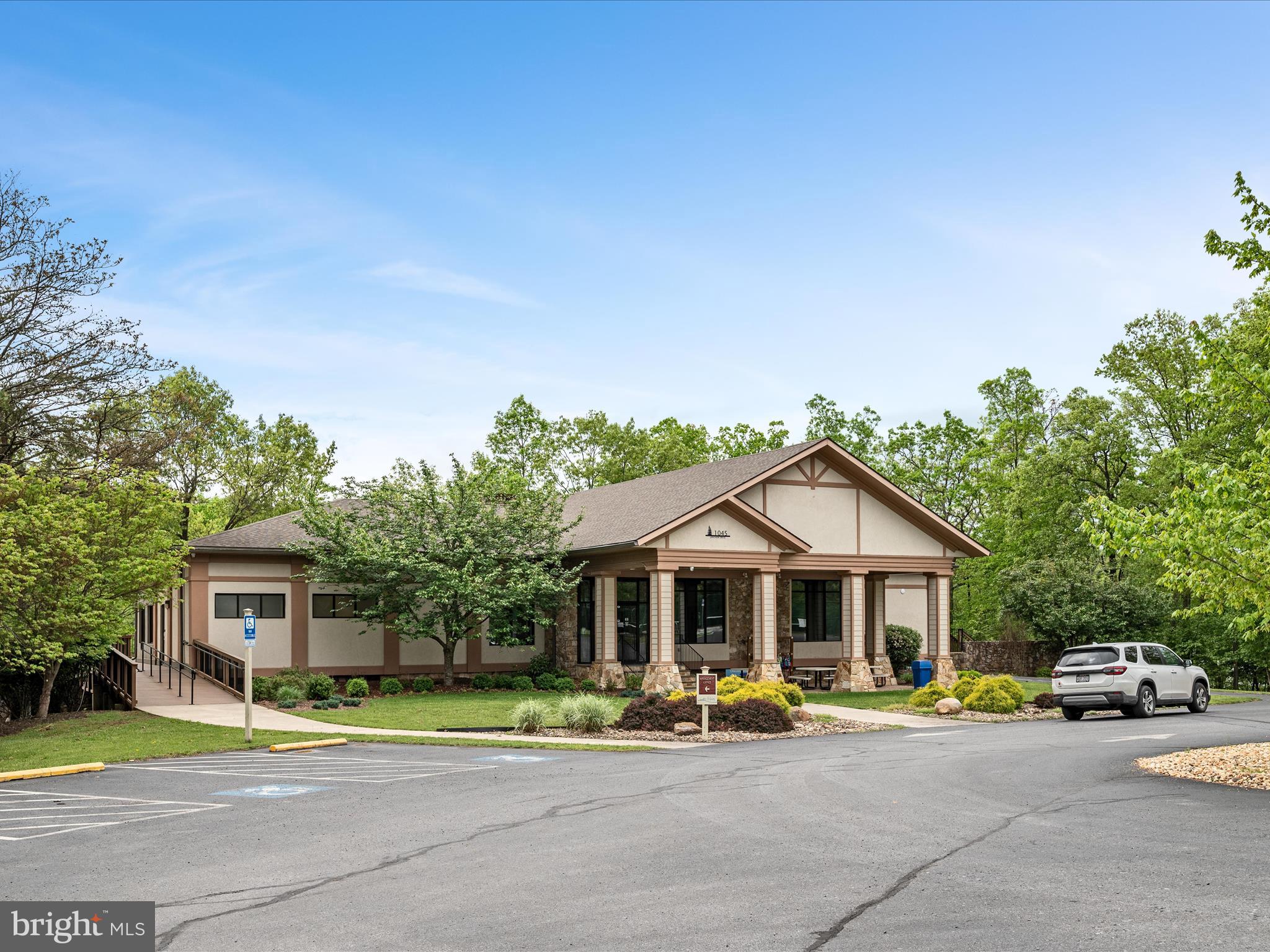 LAKE HOLIDAY ESTATES - Residential