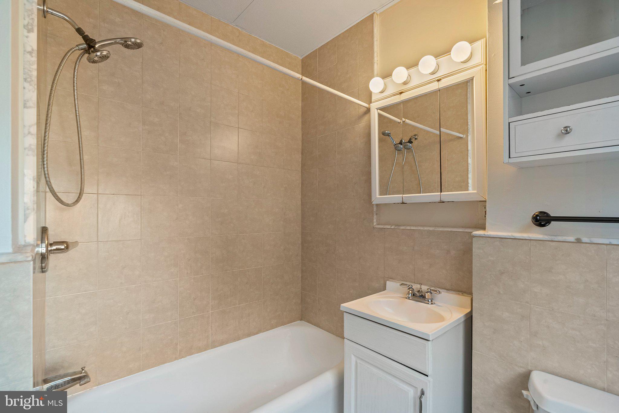 AVENUE OF THE ARTS - Residential