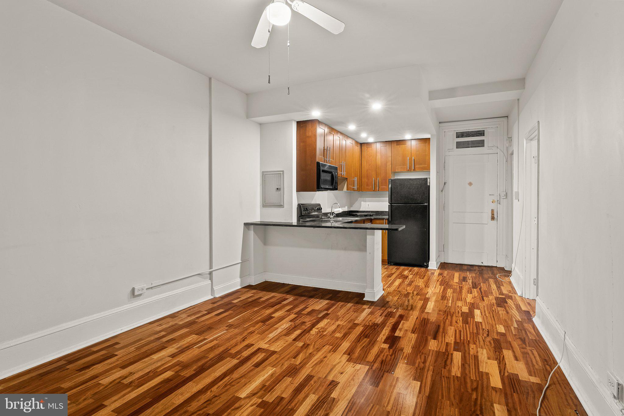 1324 LOCUST STREET 825