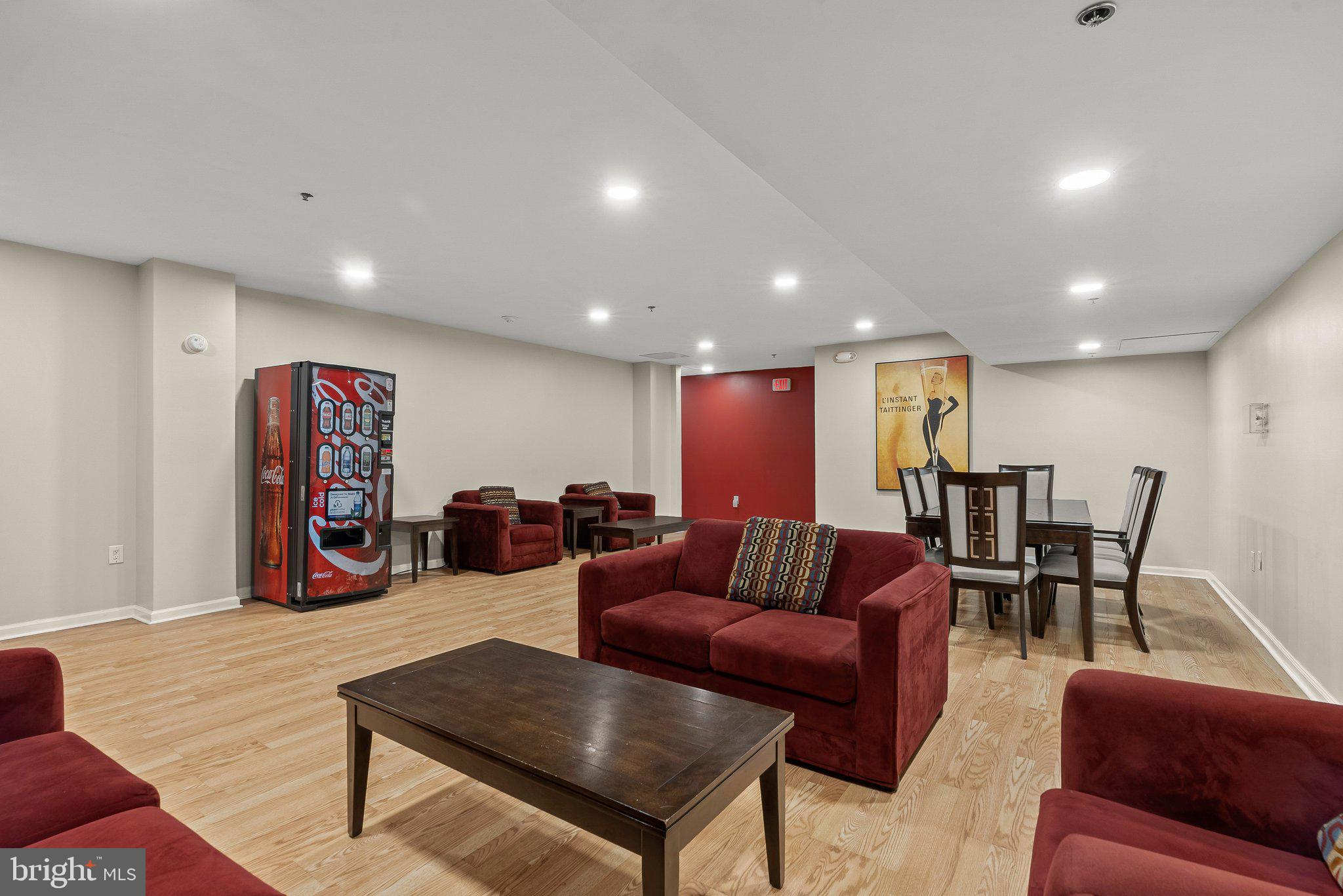 AVENUE OF THE ARTS - Residential