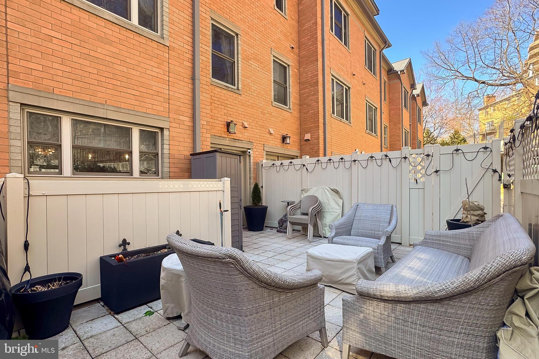 VISTA ON COURTHOUSE - Residential