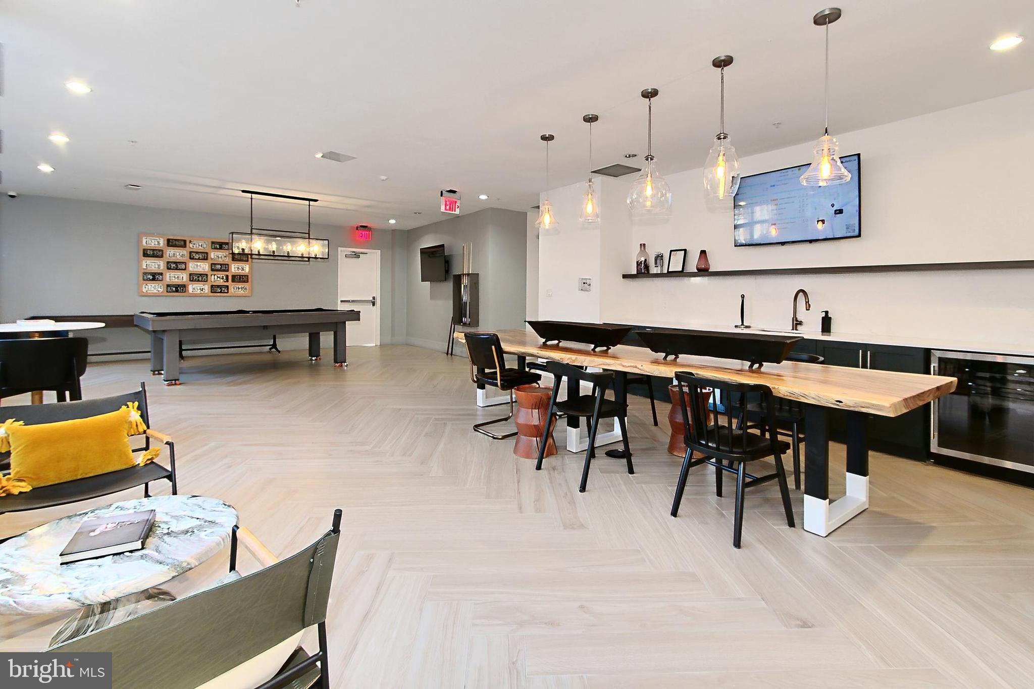 VISTA ON COURTHOUSE - Residential