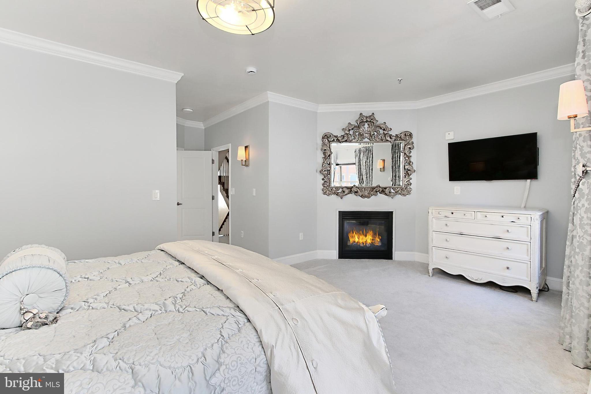 VISTA ON COURTHOUSE - Residential