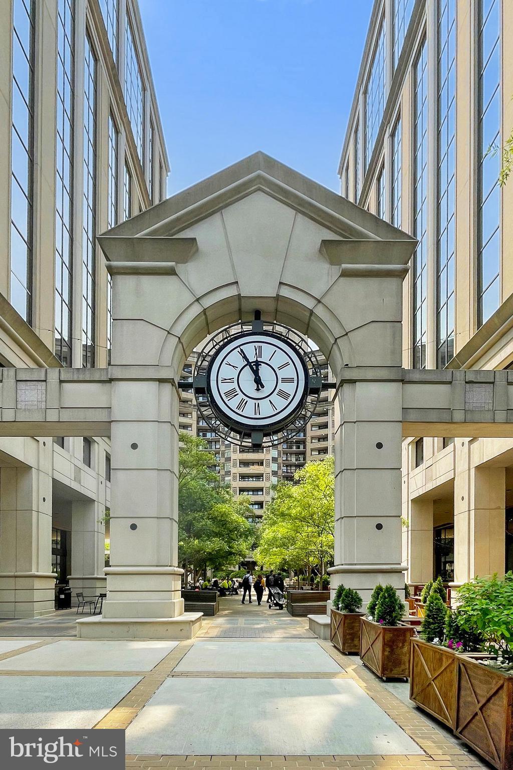 VISTA ON COURTHOUSE - Residential