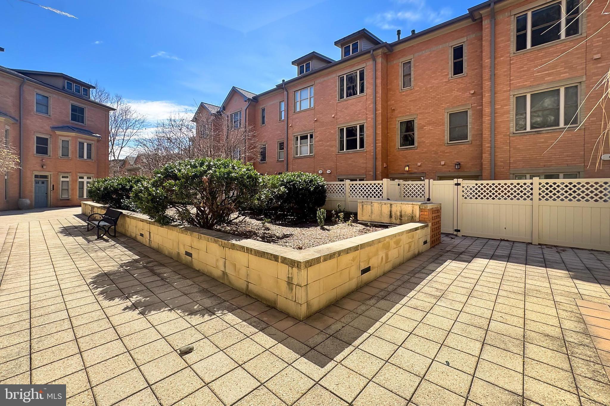 VISTA ON COURTHOUSE - Residential