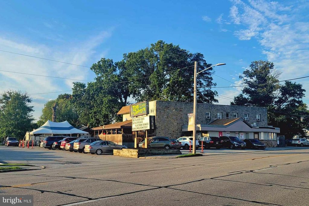 Photo of 1006 Macdade Boulevard, FOLSOM, PA 19033 (MLS # PADE2070928)