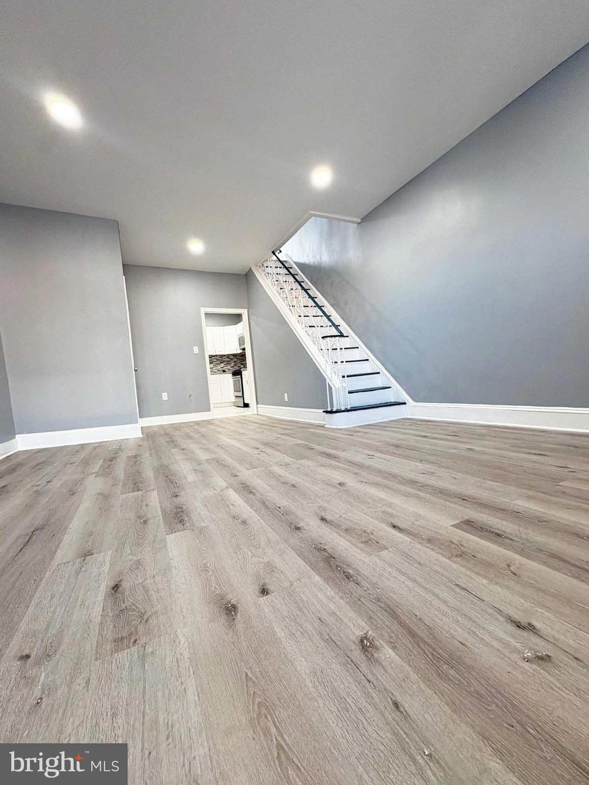 526 E WILLARD STREET