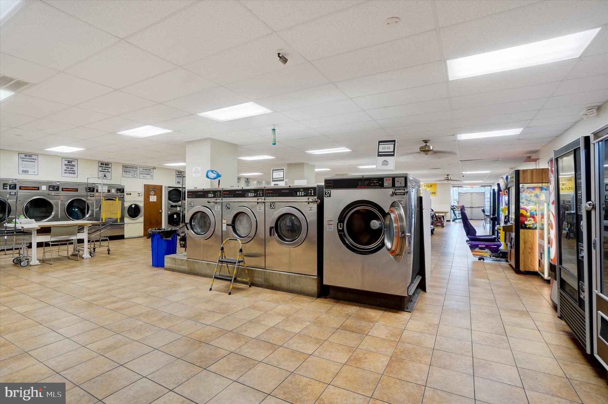 1638 E MARKET STREET