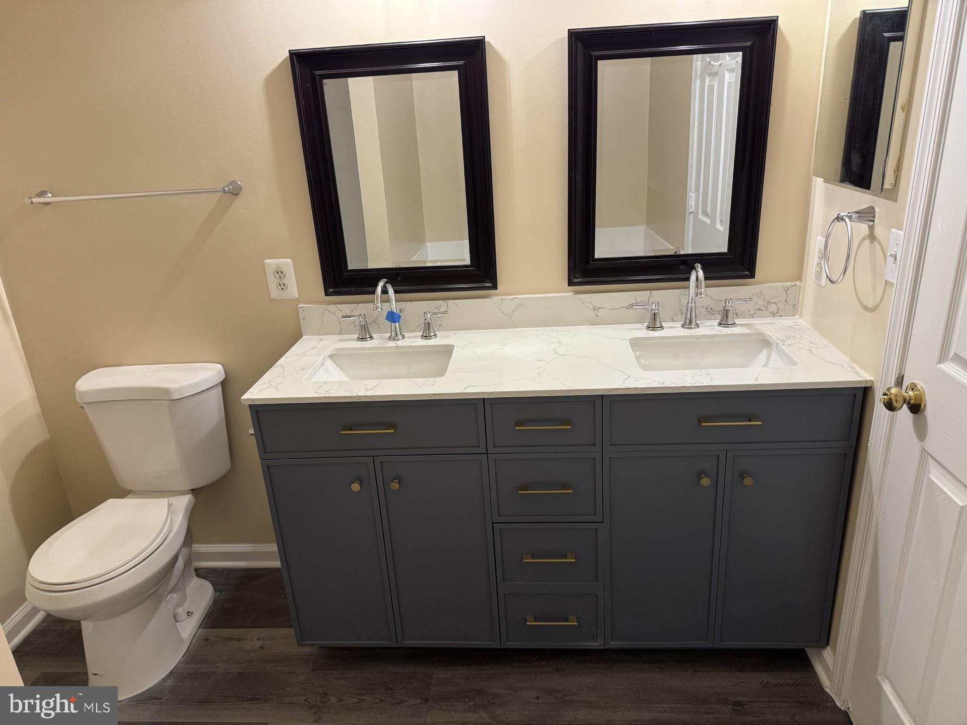 FAIR LAKES - Residential Lease