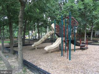 FAIR LAKES - Residential Lease