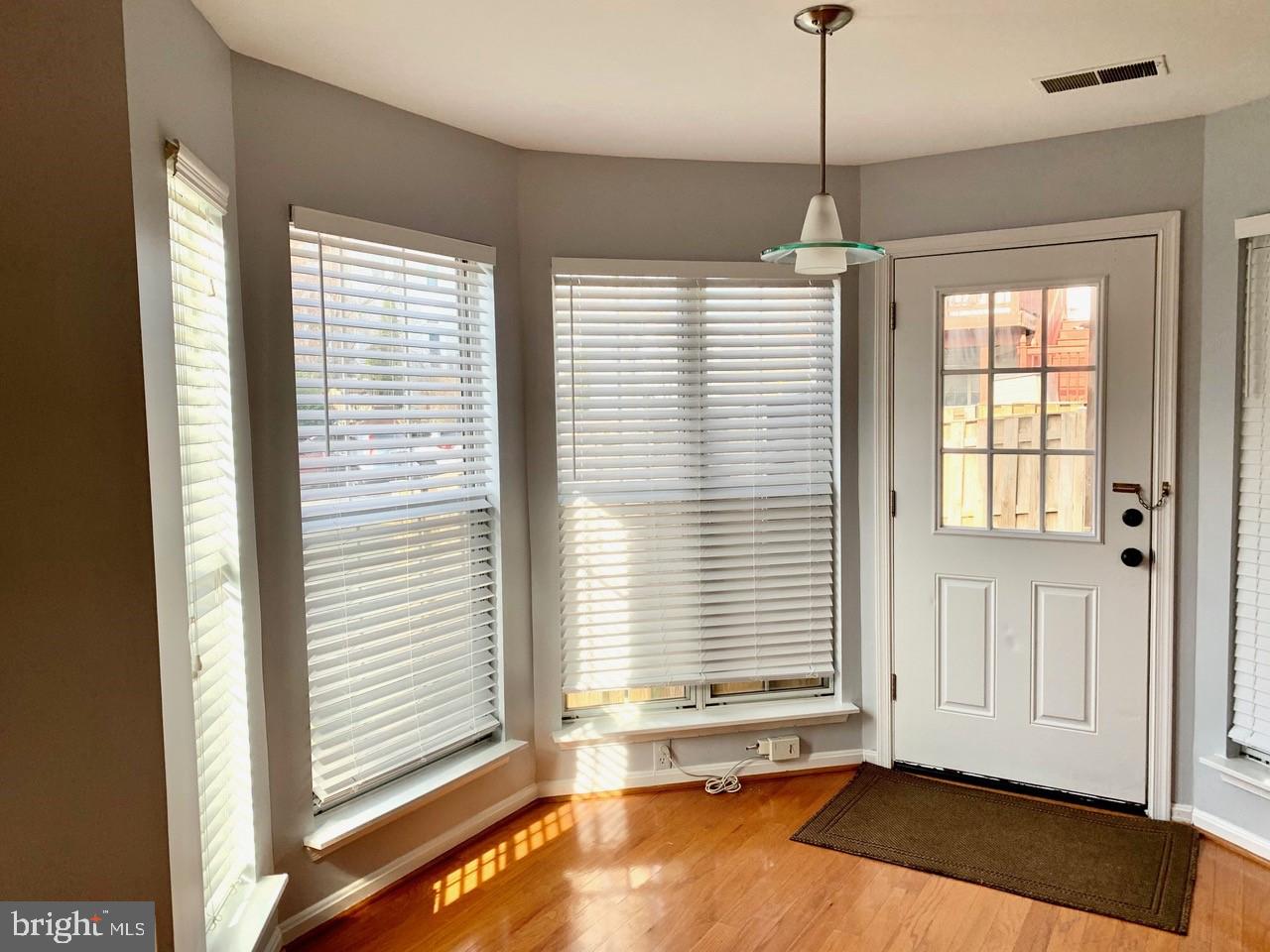 FAIR LAKES - Residential Lease