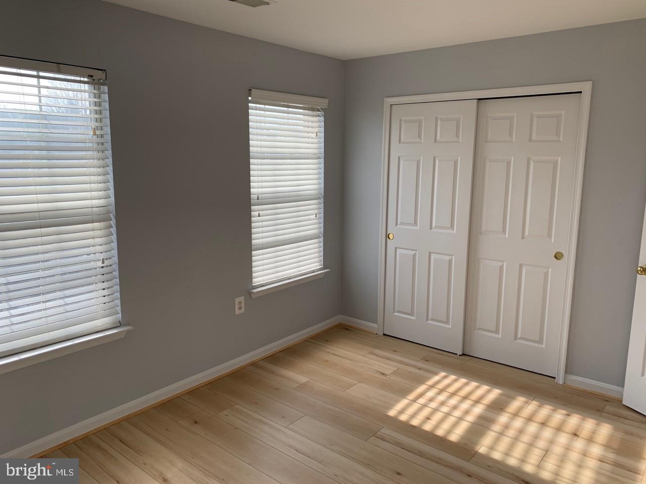 FAIR LAKES - Residential Lease