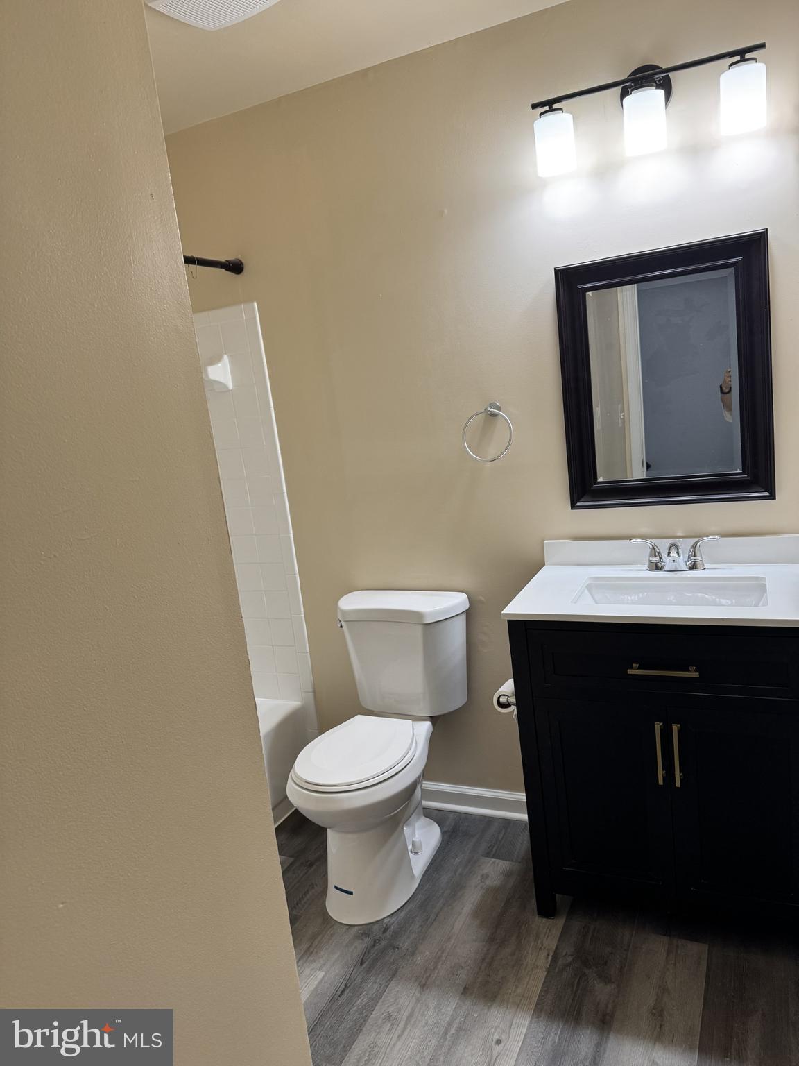 FAIR LAKES - Residential Lease