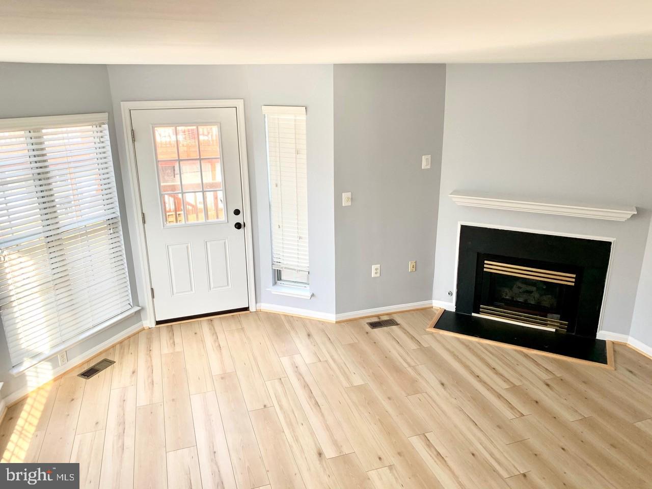 FAIR LAKES - Residential Lease