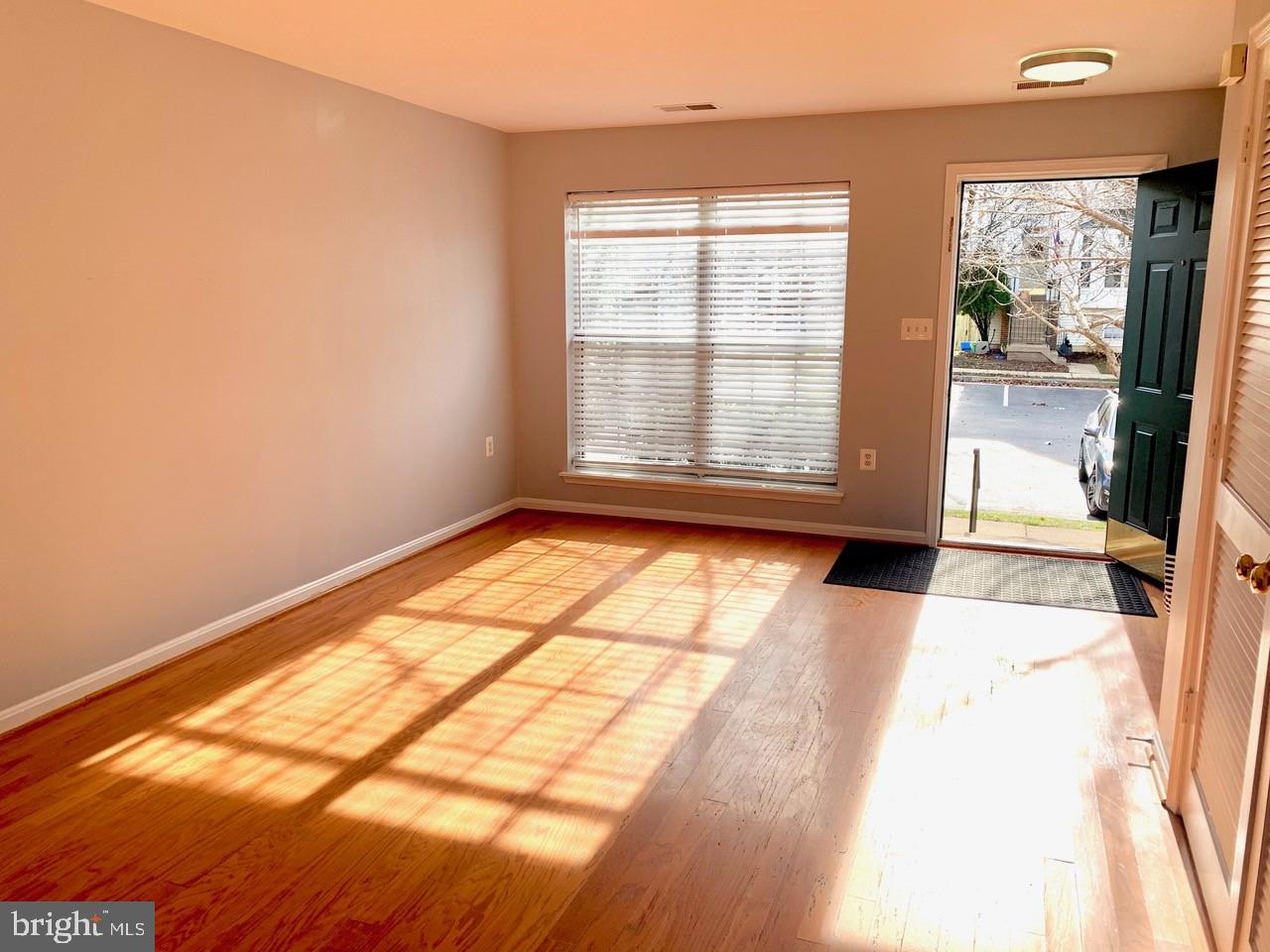 FAIR LAKES - Residential Lease