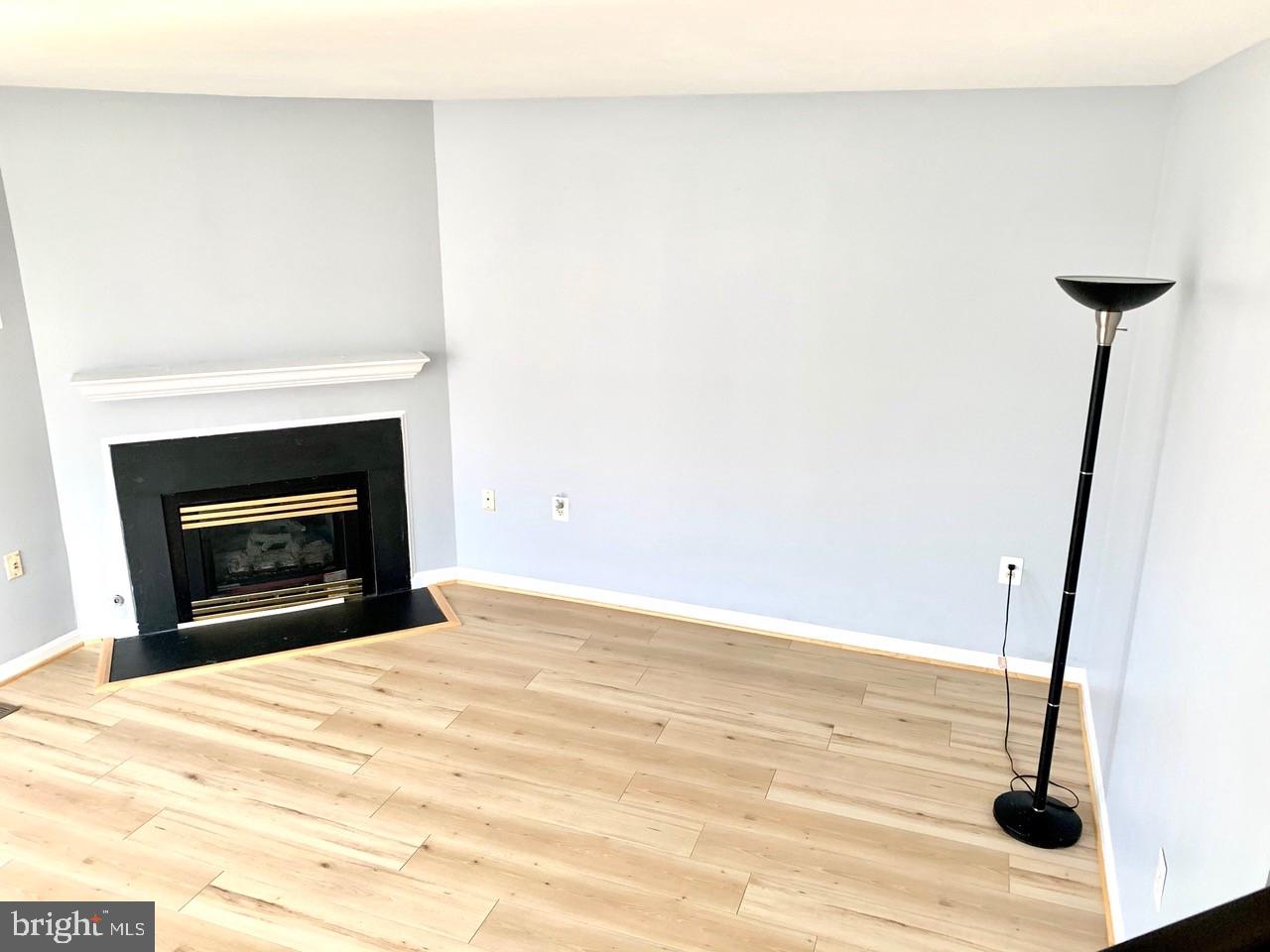 FAIR LAKES - Residential Lease