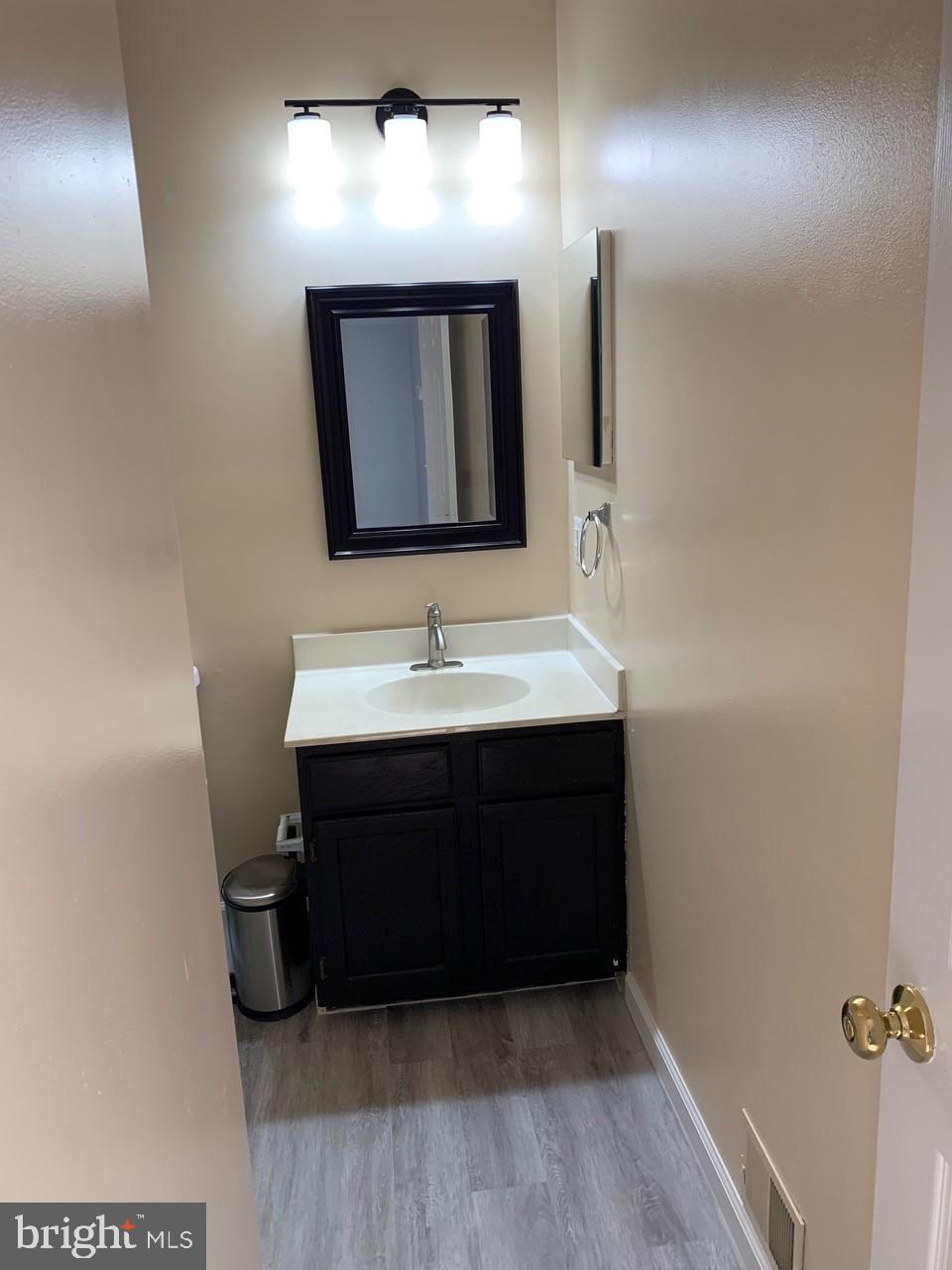 FAIR LAKES - Residential Lease