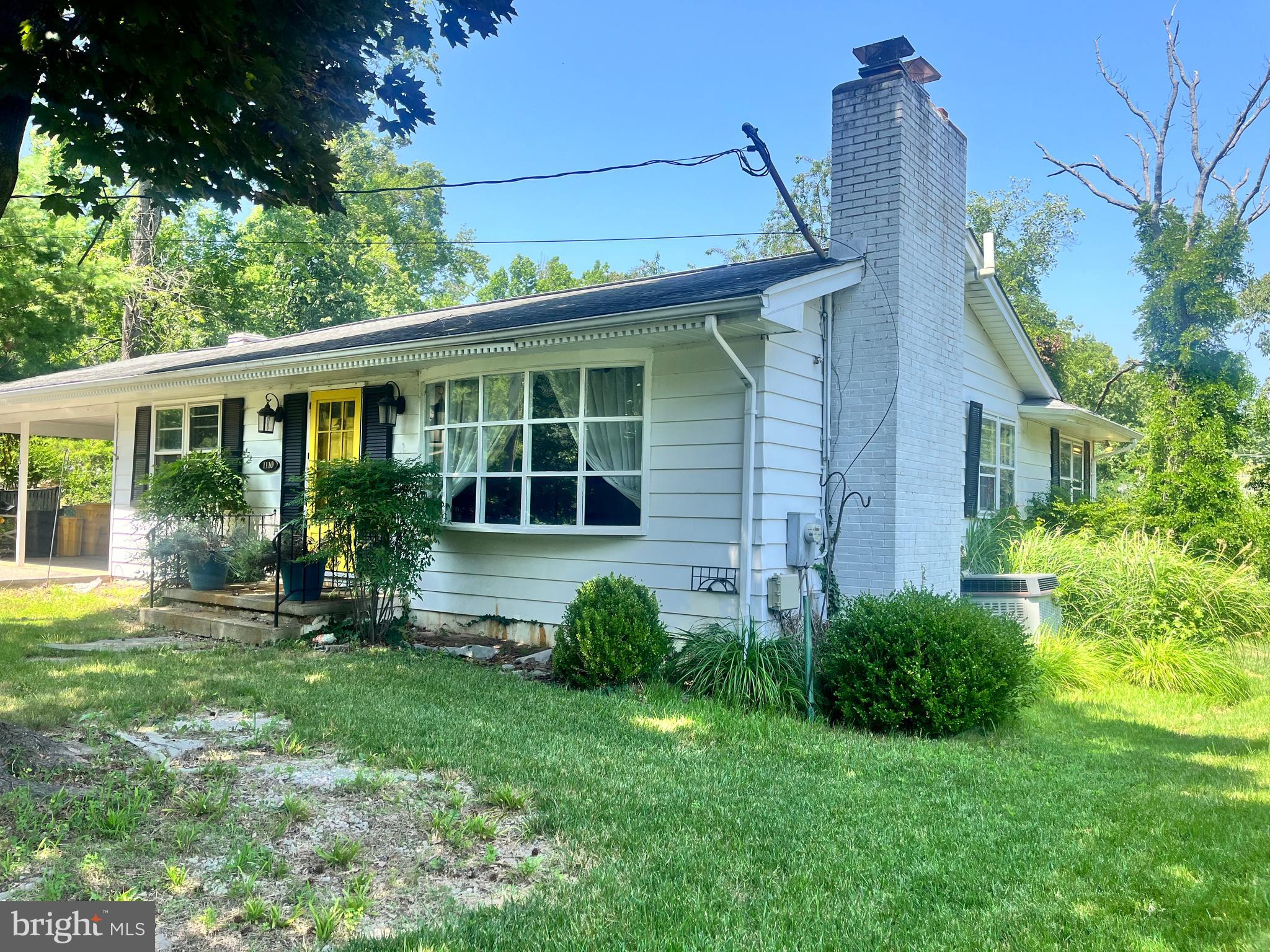 1110 JENNIPER LANE