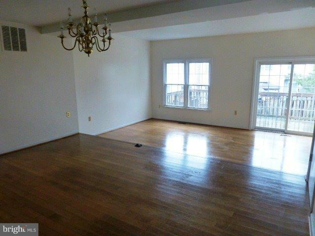 LAKE RIDGE - Residential