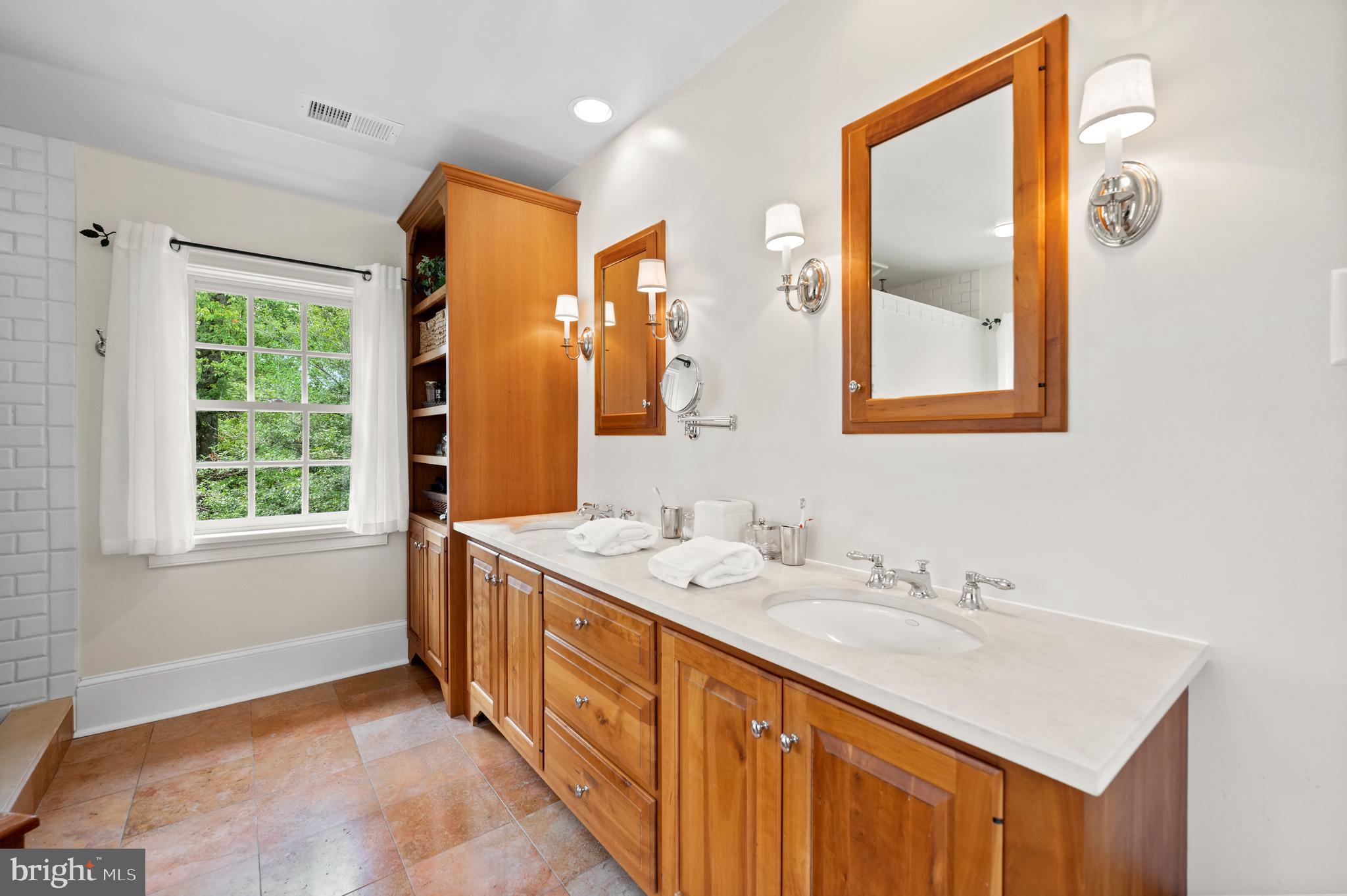 BROOKE FARM - Residential