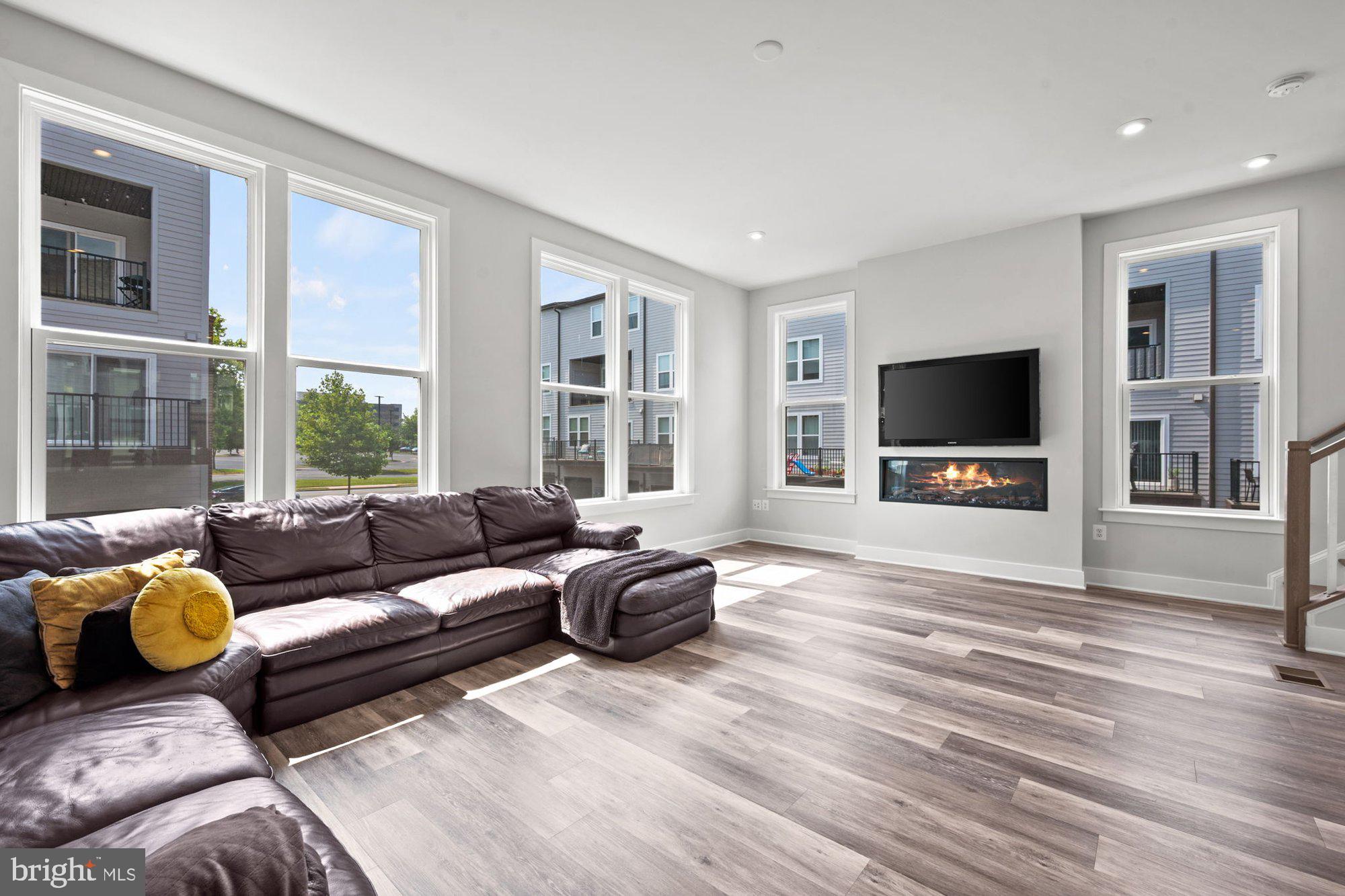 2317 LIBERTY LOOP