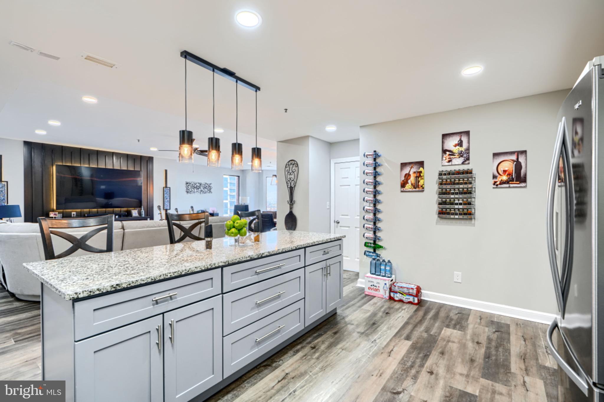 HARBOR COURT CONDOMINIUMS - Residential