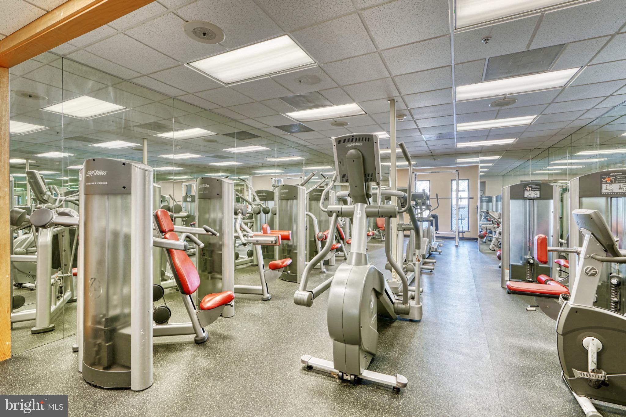 HARBOR COURT CONDOMINIUMS - Residential