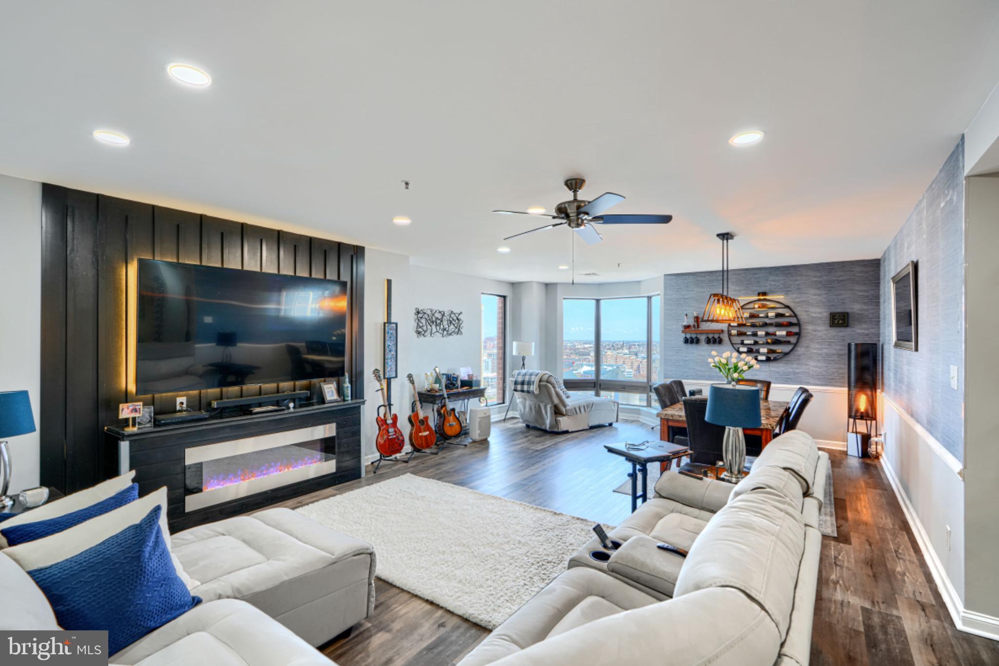 HARBOR COURT CONDOMINIUMS - Residential