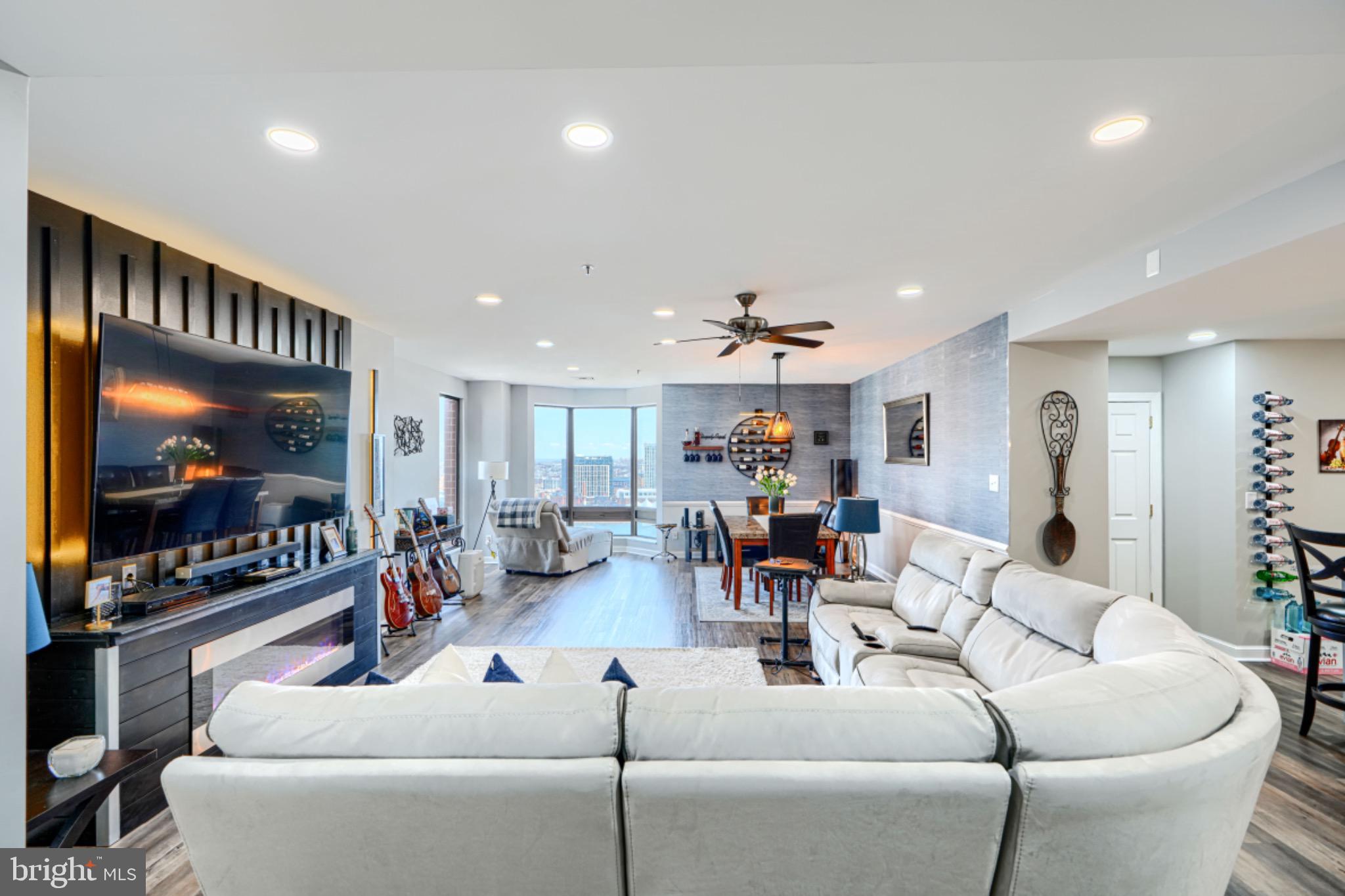 HARBOR COURT CONDOMINIUMS - Residential