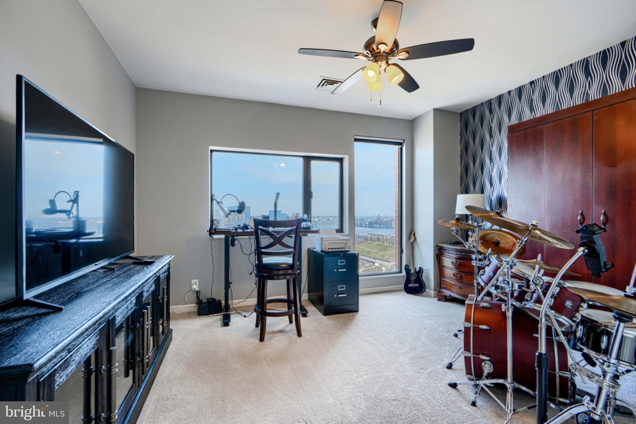 HARBOR COURT CONDOMINIUMS - Residential