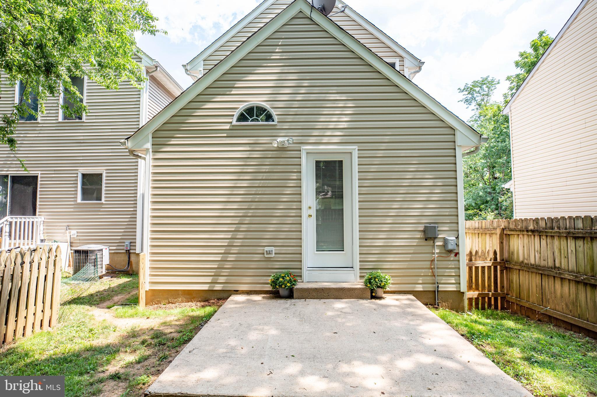 DOWNTOWN FREDERICKSBURG - Residential Lease