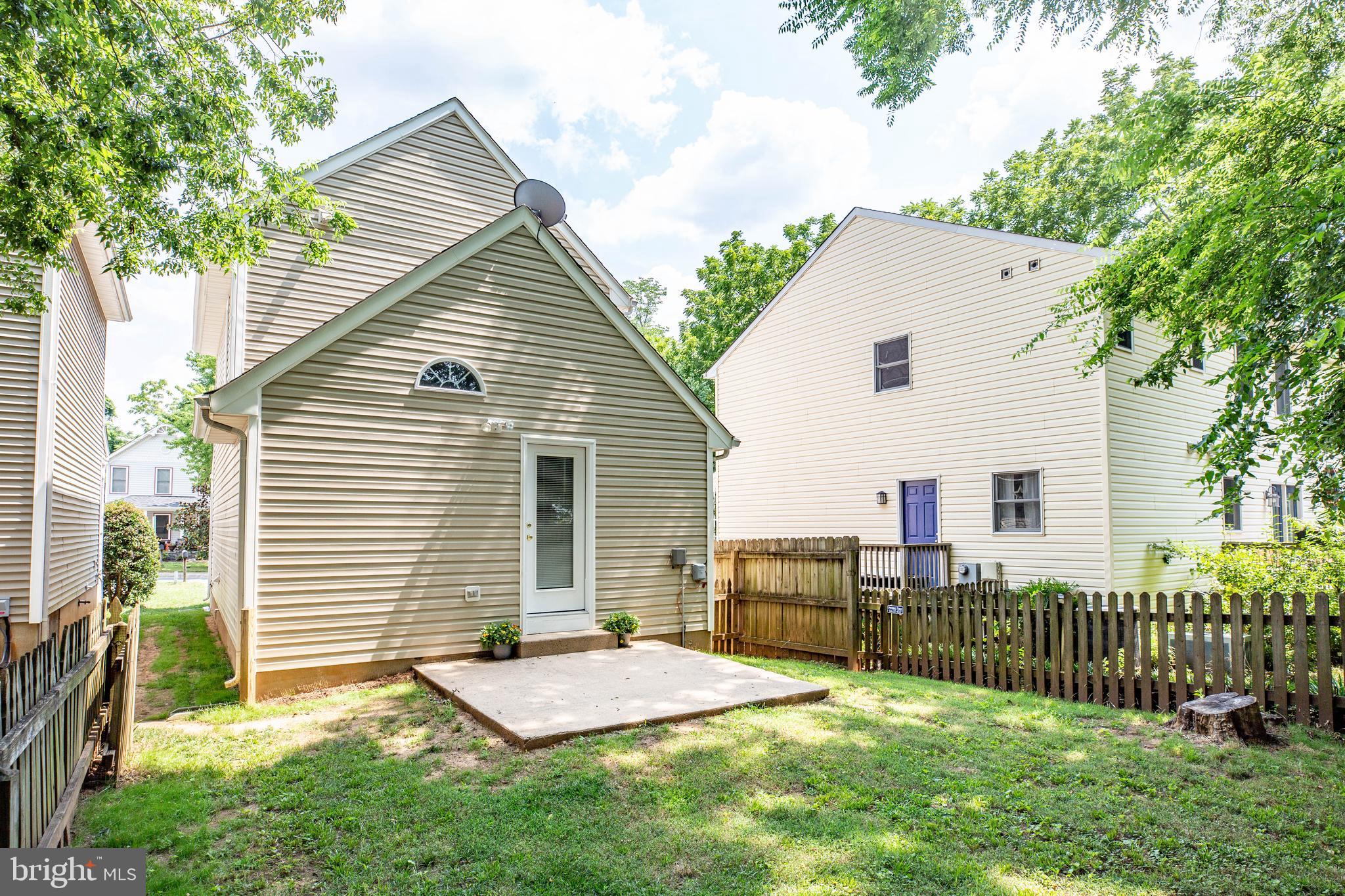 DOWNTOWN FREDERICKSBURG - Residential Lease