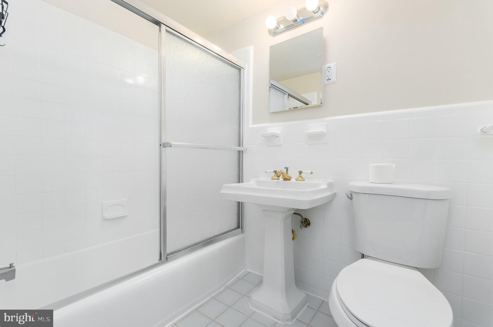 BOLLING BROOK - Residential Lease