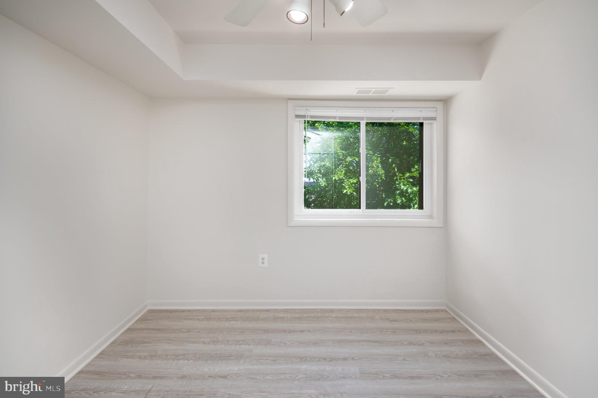 BOLLING BROOK - Residential Lease