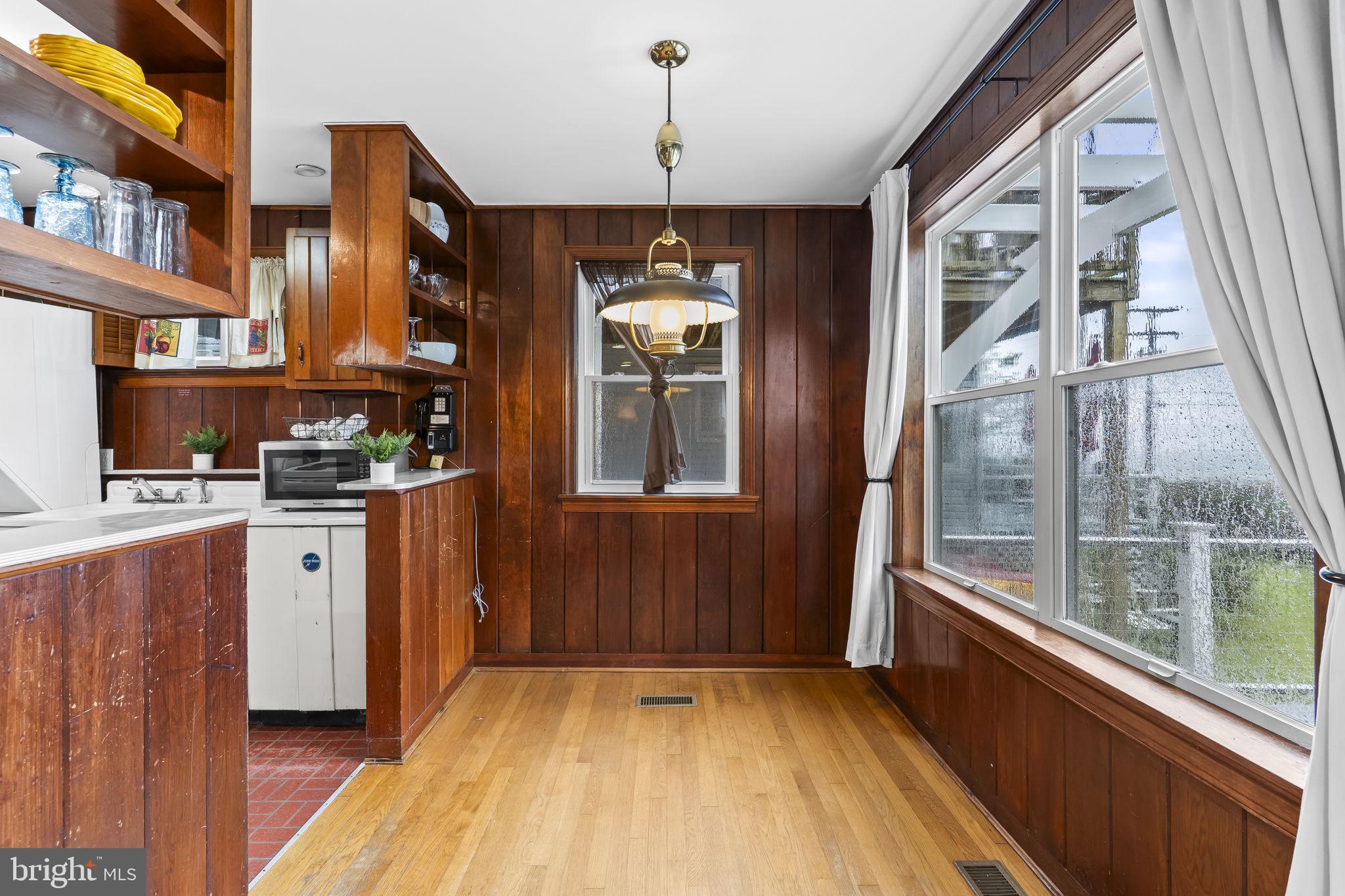 LONG BEACH - Residential