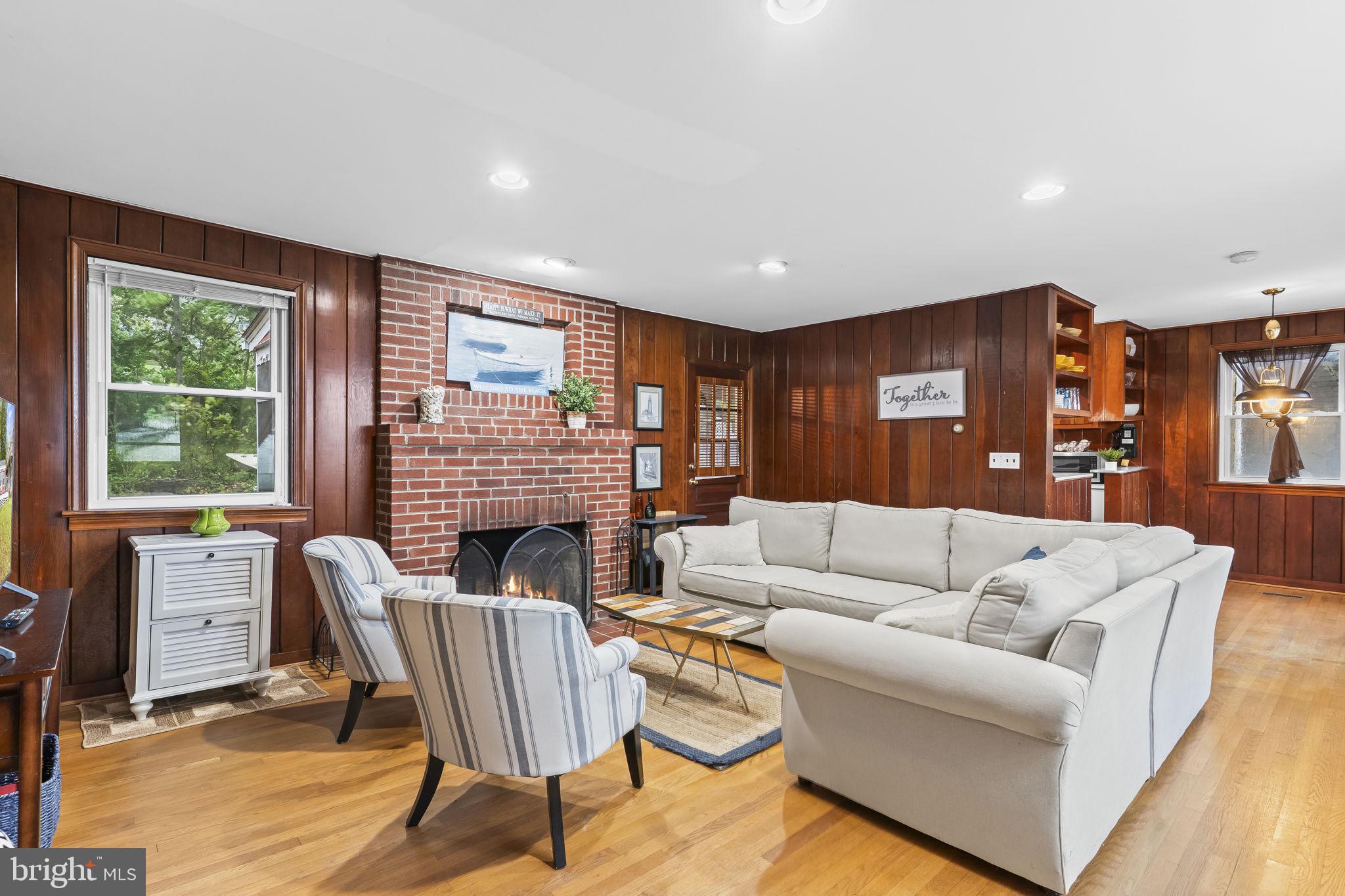 LONG BEACH - Residential