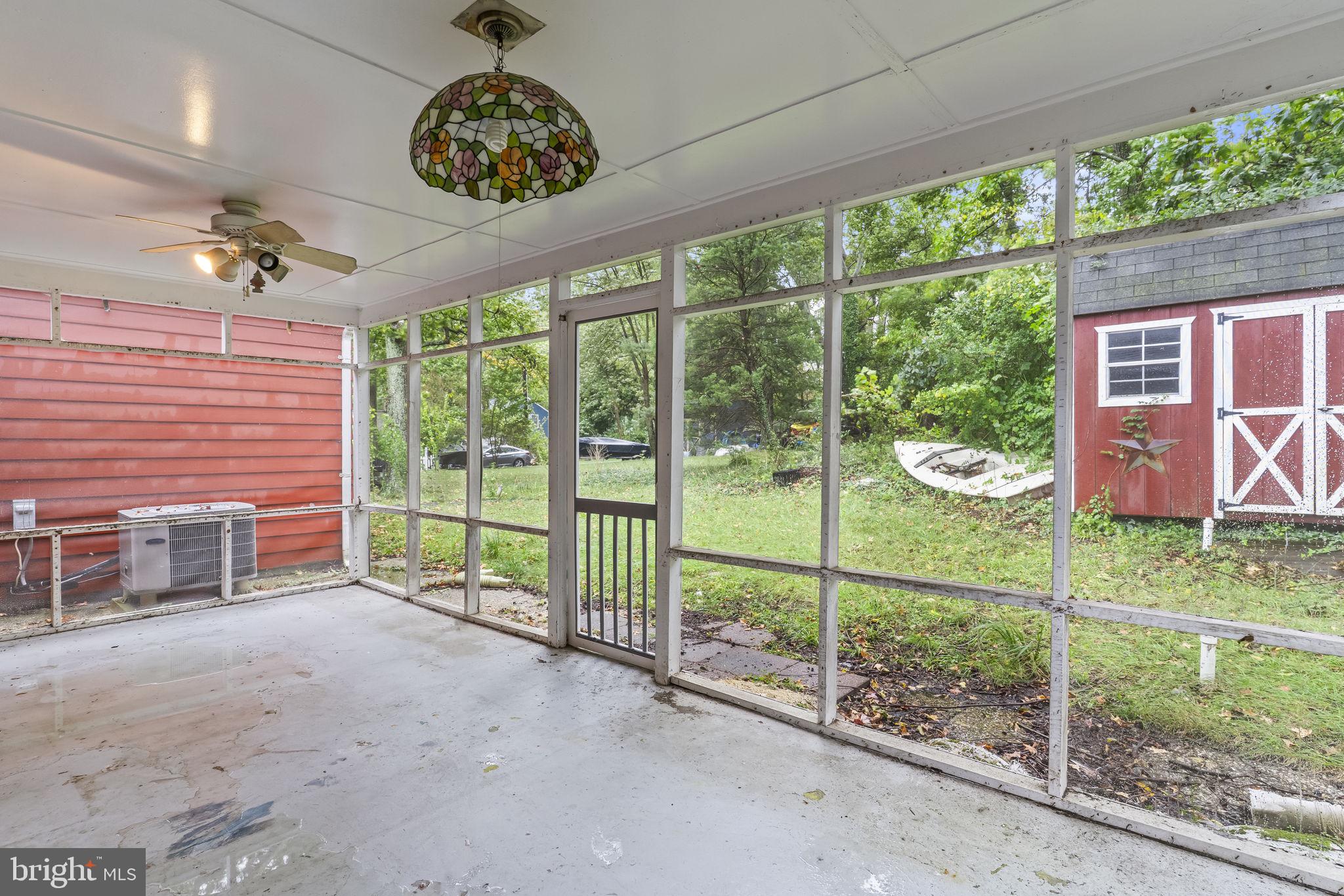 LONG BEACH - Residential