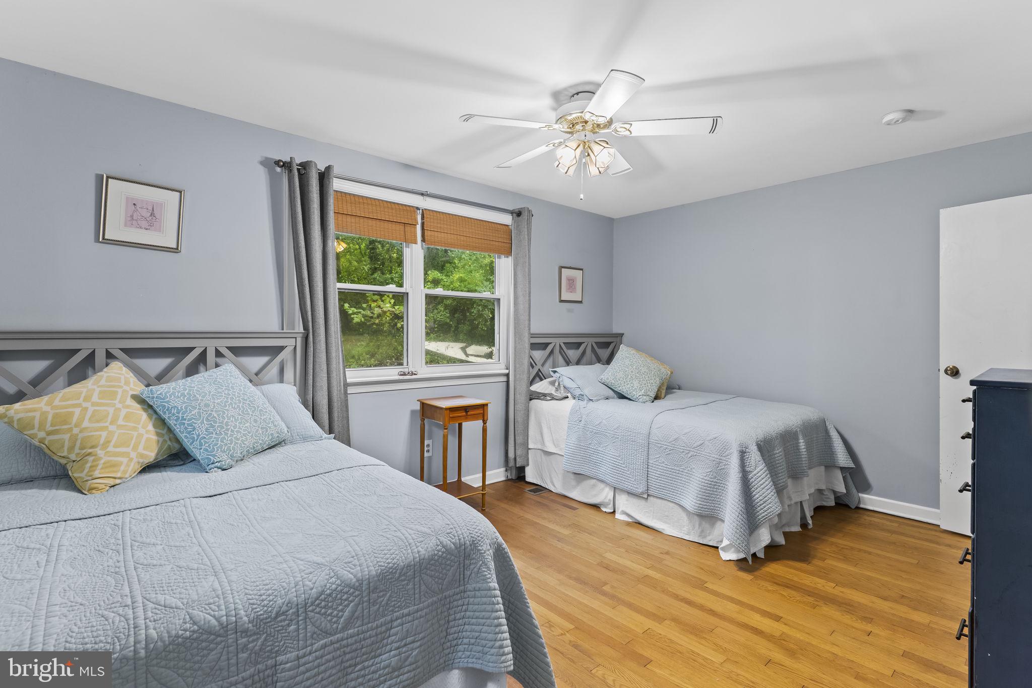 LONG BEACH - Residential