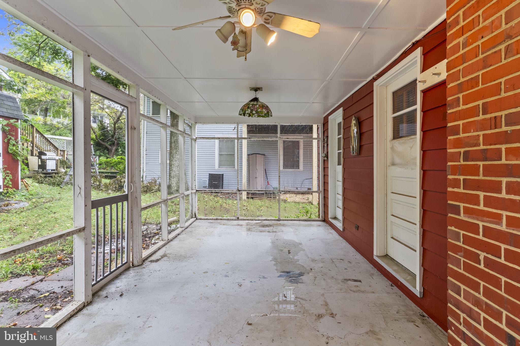 LONG BEACH - Residential