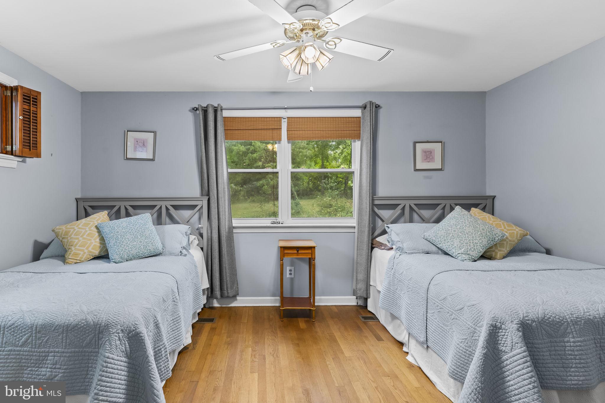 LONG BEACH - Residential