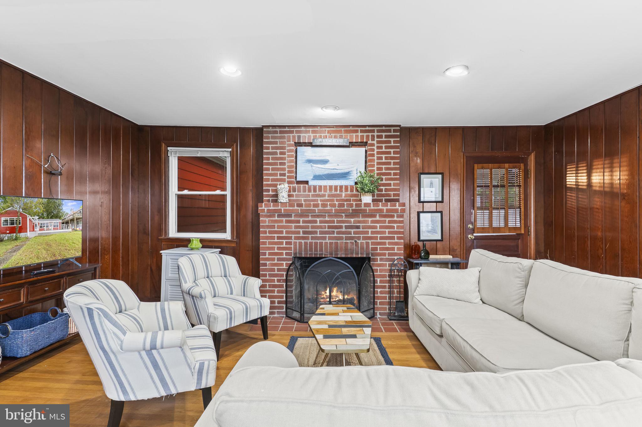 LONG BEACH - Residential