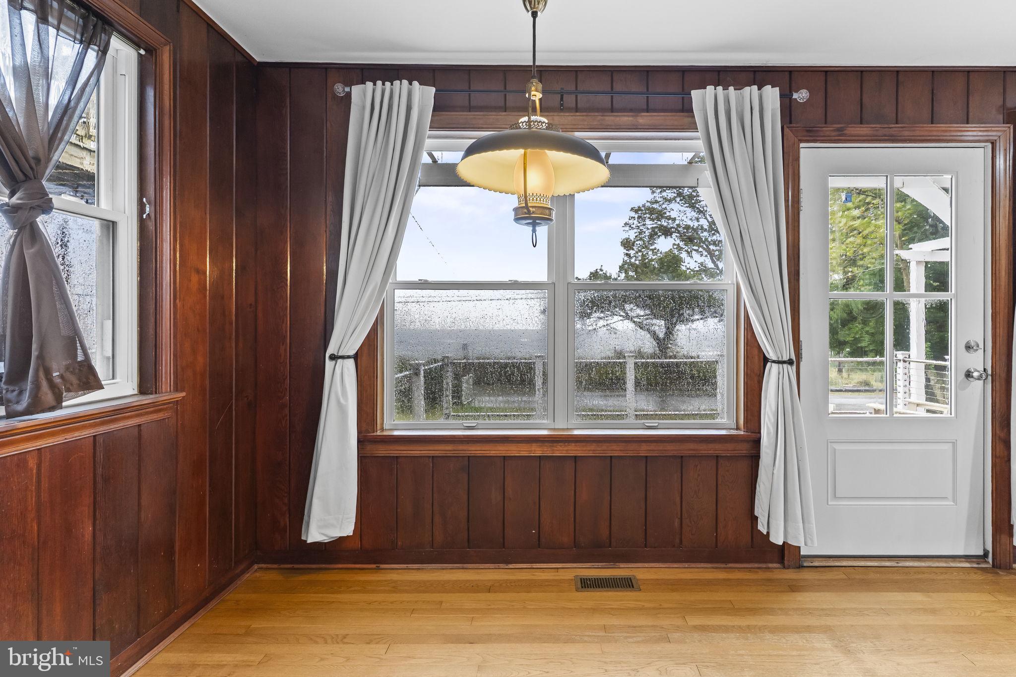 LONG BEACH - Residential