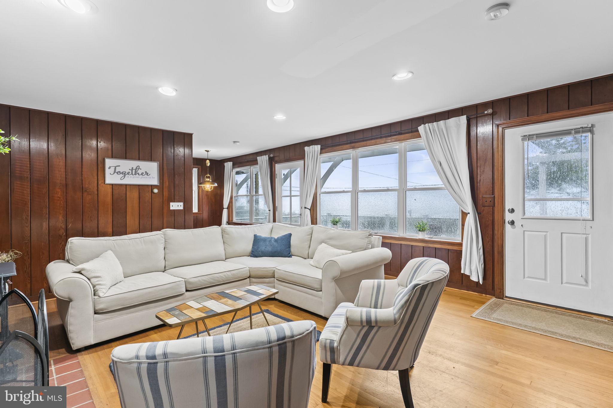 LONG BEACH - Residential