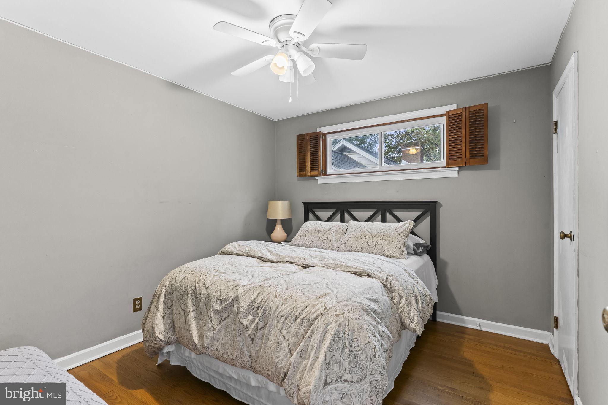 LONG BEACH - Residential