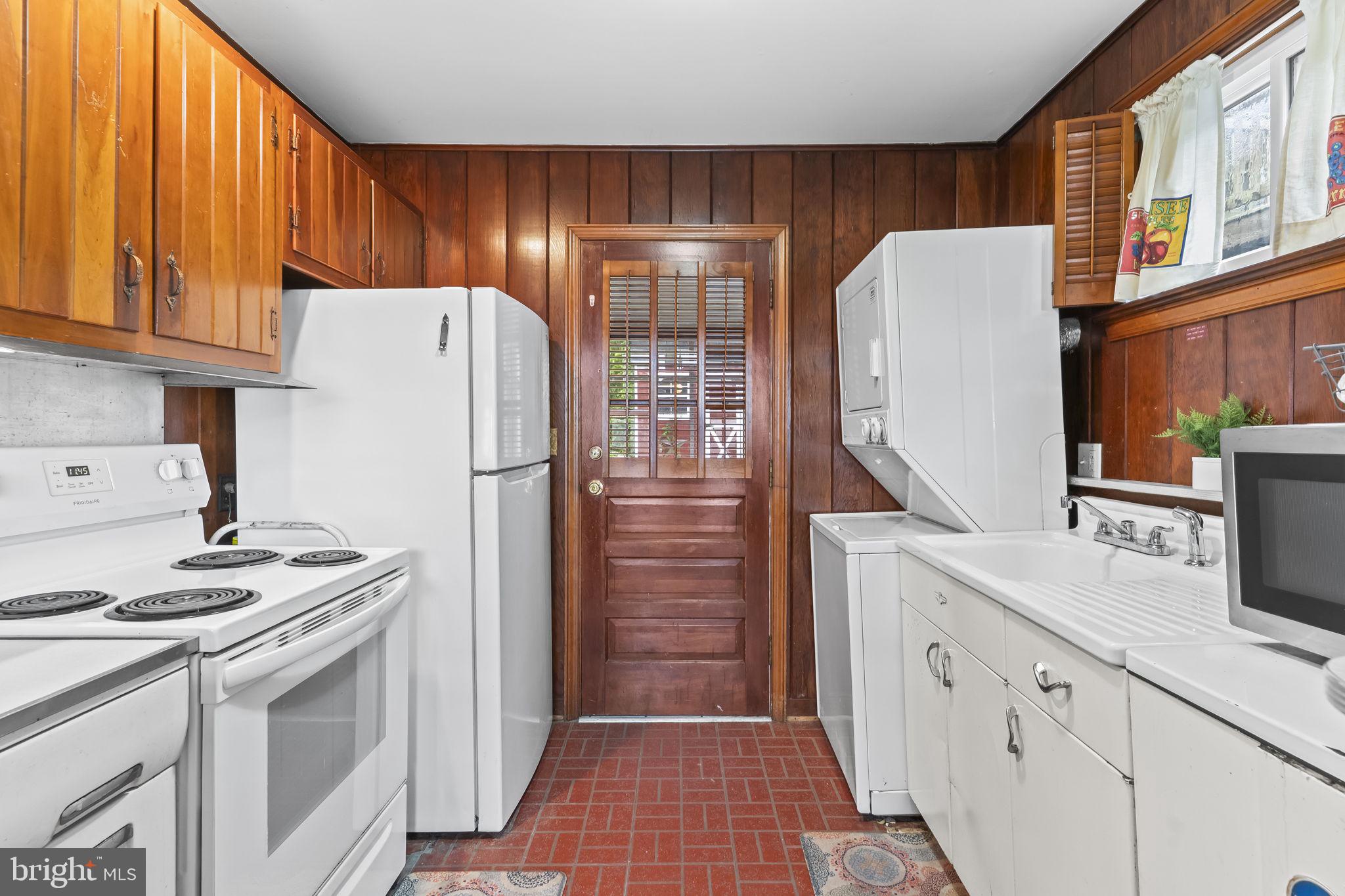 LONG BEACH - Residential