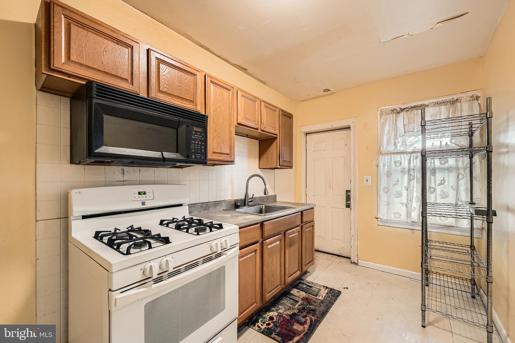 DUNDALK MANOR - Residential