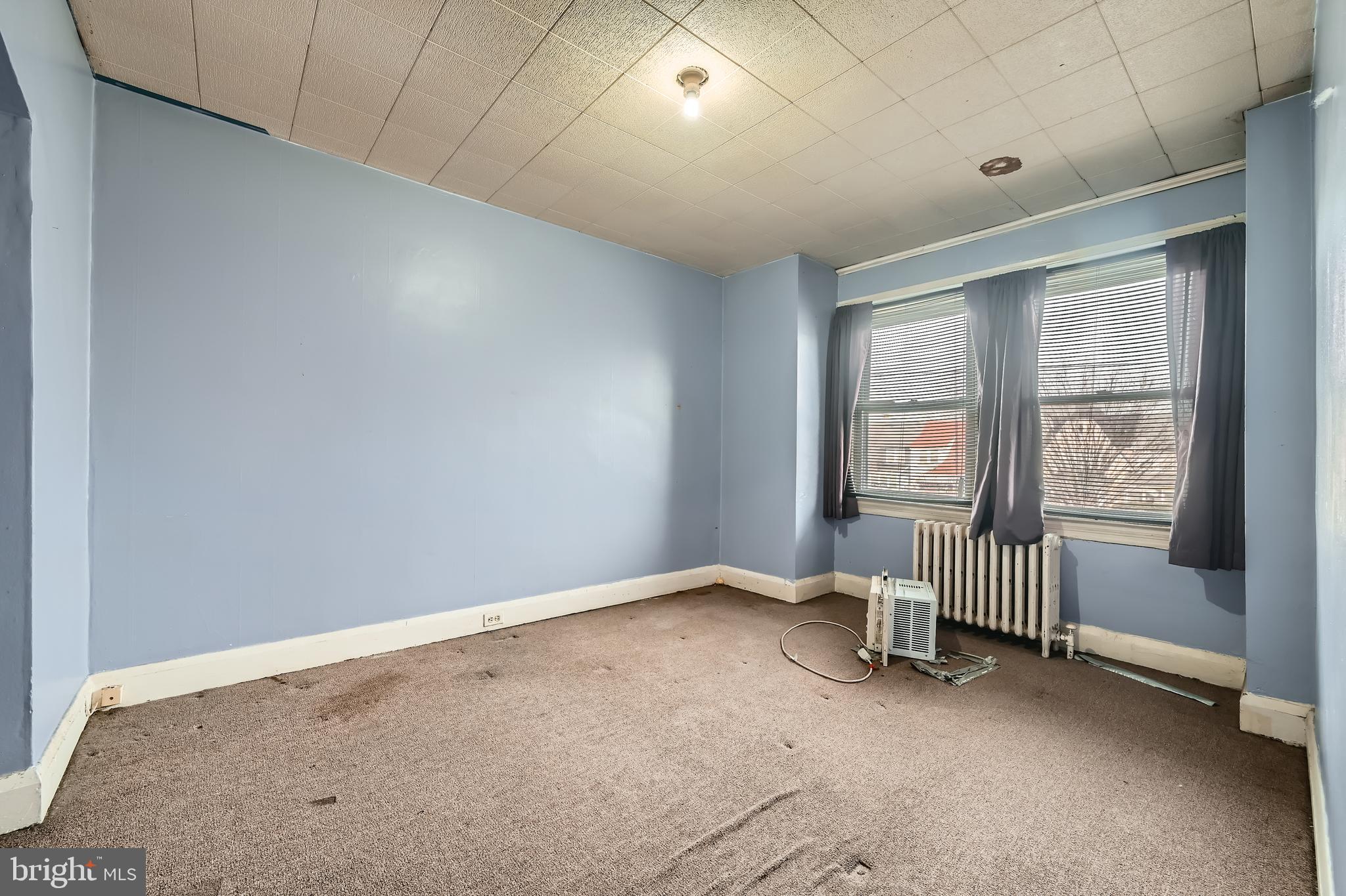 DUNDALK MANOR - Residential