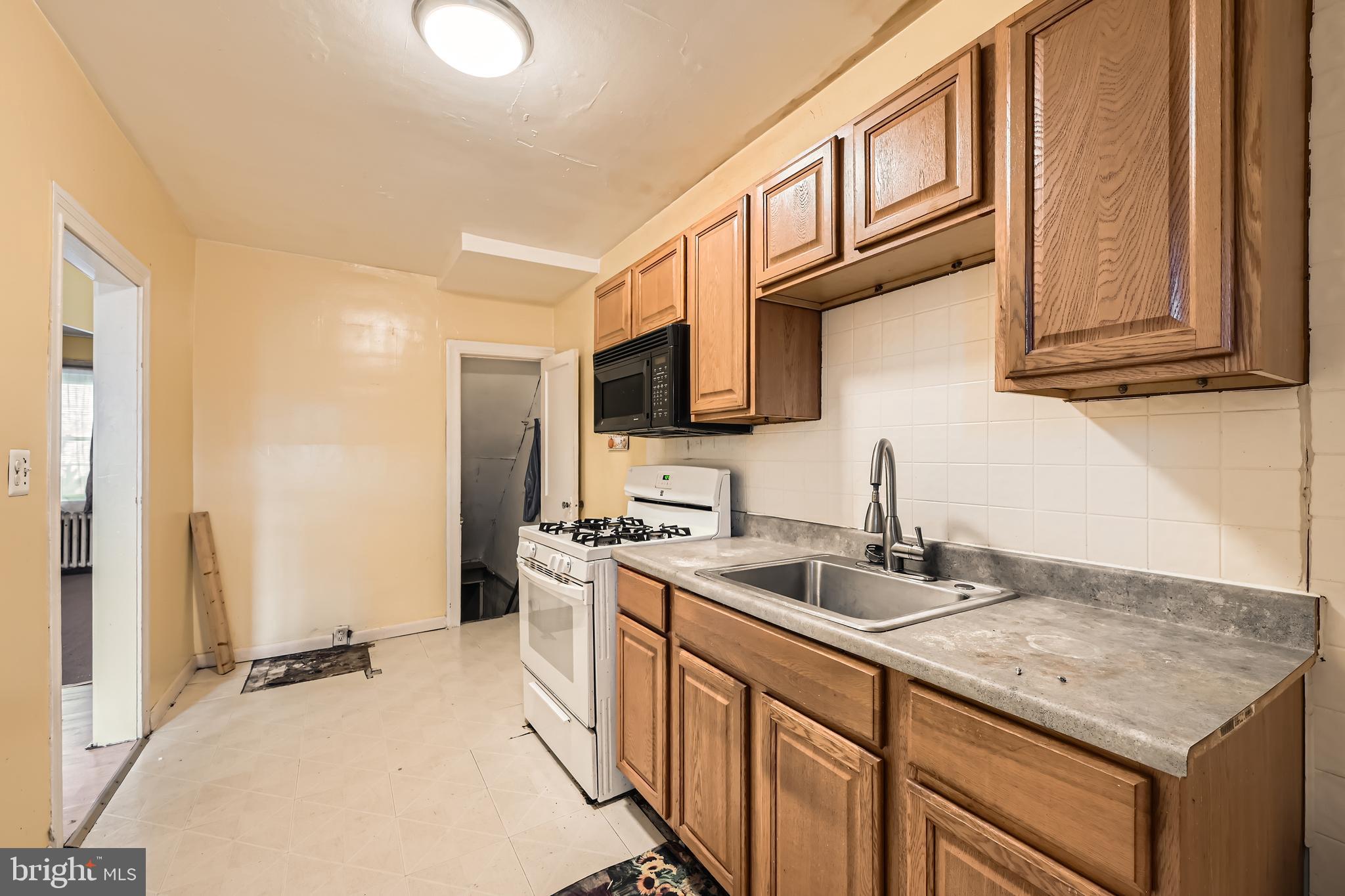 DUNDALK MANOR - Residential