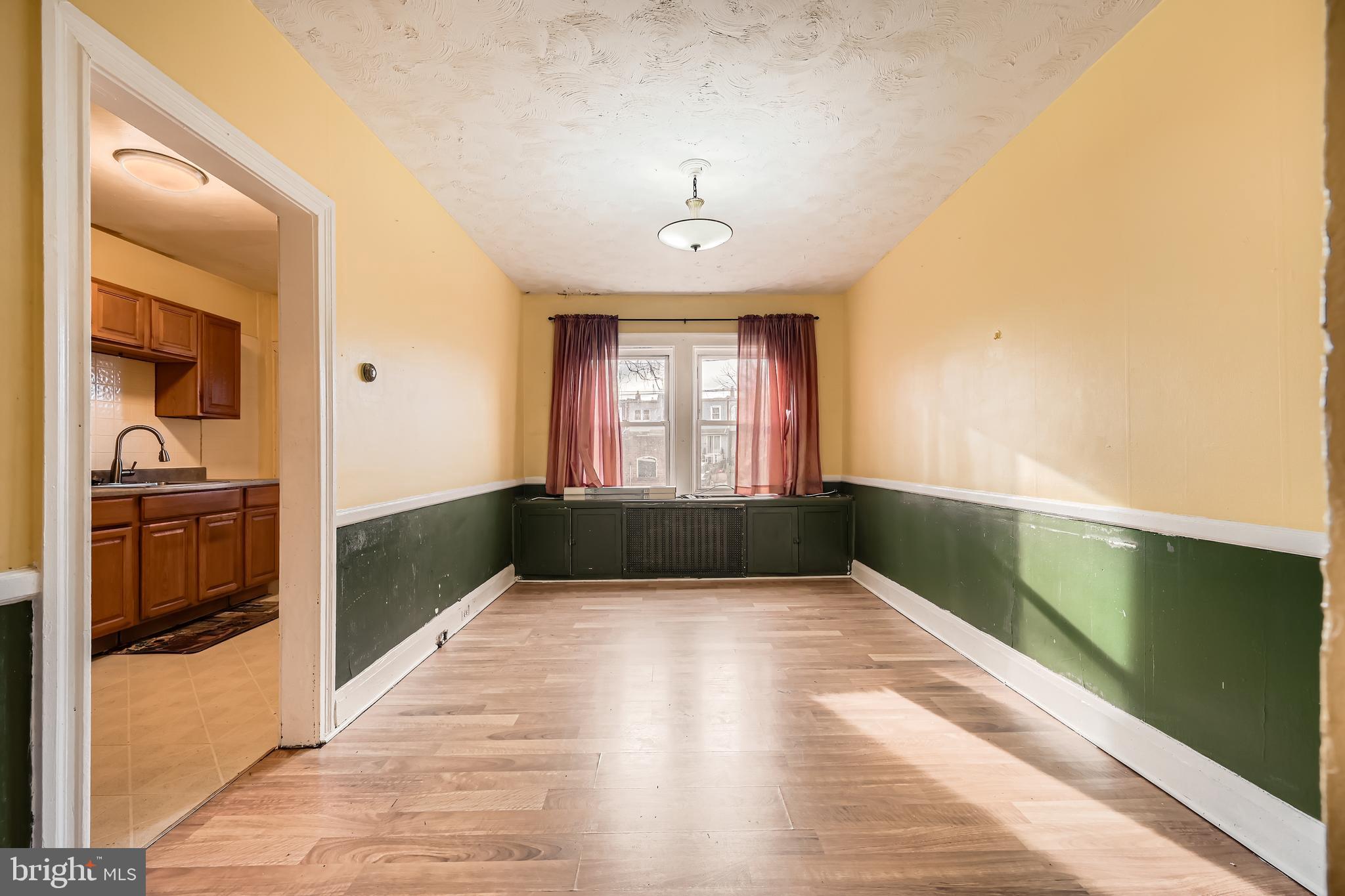 DUNDALK MANOR - Residential